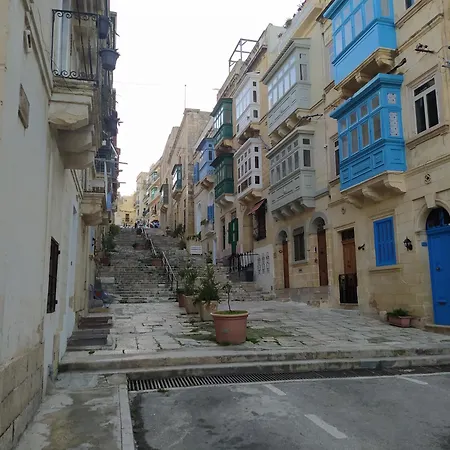 招待所 3 Cities Heart 2 *